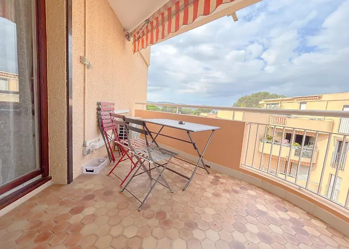 Port Santa Lucia, Palais Des Congres Avec Garage Ferme Apartamento